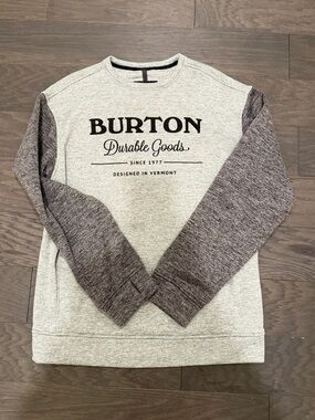 Burton Crewneck Sweatshirt in Light Gray with Dark Gray Sleeves